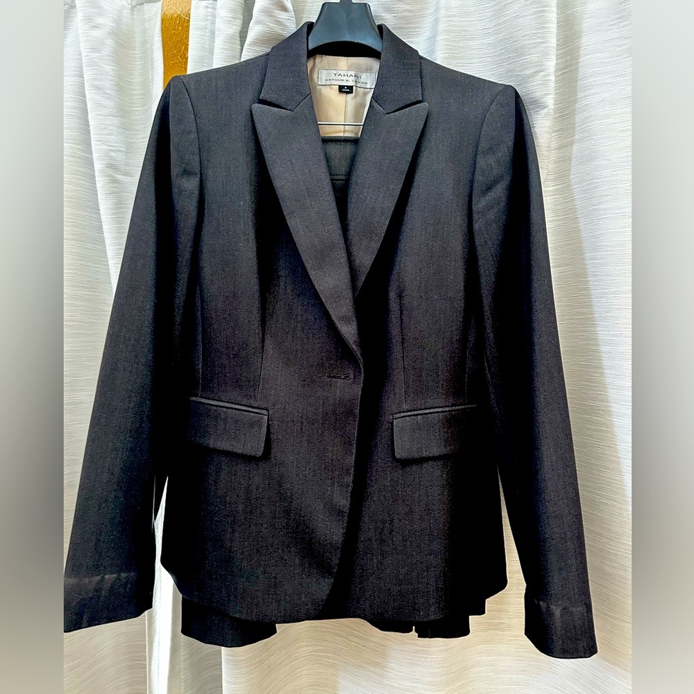 Gray Tahari skirt suit